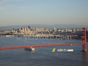 San Francisco derrière le Golden Gate Bridge (514x)