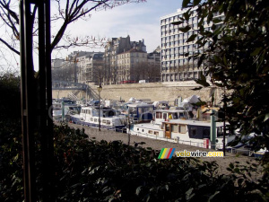 Le port Paris Arsenal près de Bastille (301x)