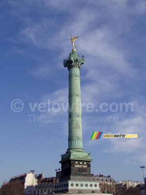 La Colonne de Juillet à Place de la Bastille (2) (488x)