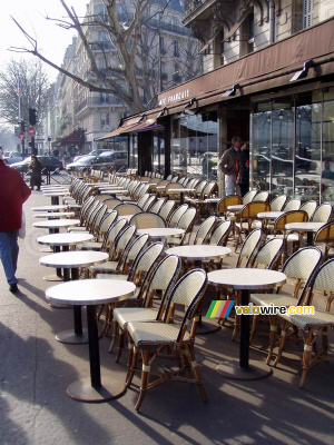 Une terrasse parisienne (670x)