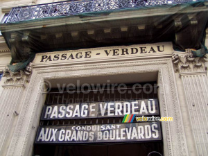 L'entrée du Passage Verdeau (235x)