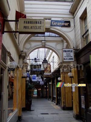 Le graveur Stern dans le Passage des Panoramas (588x)