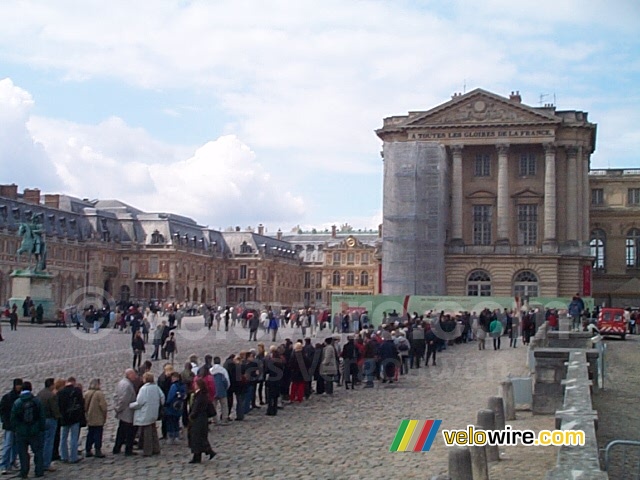 De rij wachtenden voor Chateau de Versailles