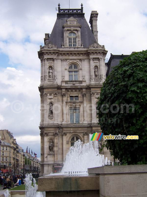 L'Hôtel de Ville 2 (190x)