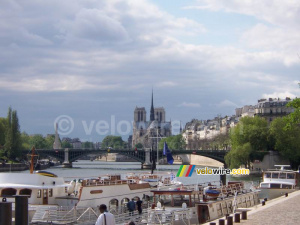 La Seine et une vue sur le Notre Dame (218x)