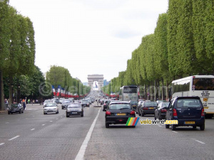 Champs Elysées et l'Arc de Triomphe (192x)