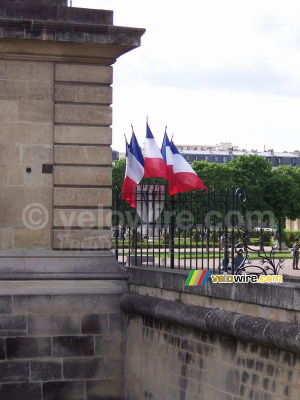 Des drapeaux français le jour de la libération (325x)