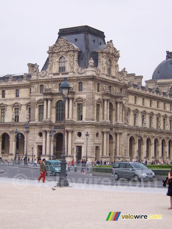 Een hoektorentje van het Louvre