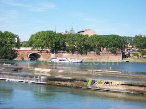 Un bateau sur la Garonne (663x)
