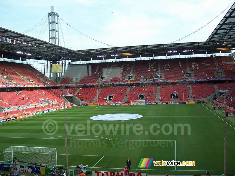 Het stadion van FC Kln voor de wedstrijd