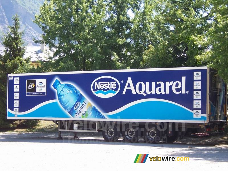 De Nestlé Aquarel vrachtauto