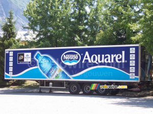 The Nestlé Aquarel truck (1027x)