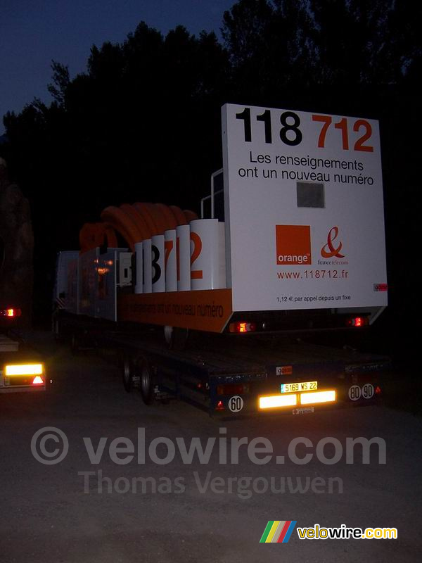 The 118 712 caravane of France Telecom / Orange on their truck