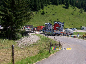 The La Vach Qui Rit truck - [1 day in the La Vache Qui Rit 'caravane'] (847x)