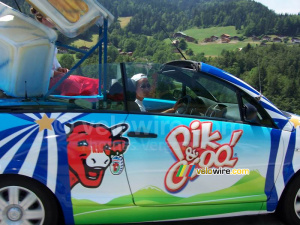 We're passing one of the Pik & Croq' cars - [1 day in the La Vache Qui Rit 'caravane'] (945x)
