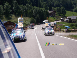 The cars are now behind us - [1 day in the La Vache Qui Rit 'caravane'] (797x)