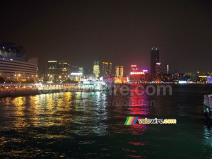 Hong Kong skyline at night (1) (755x)