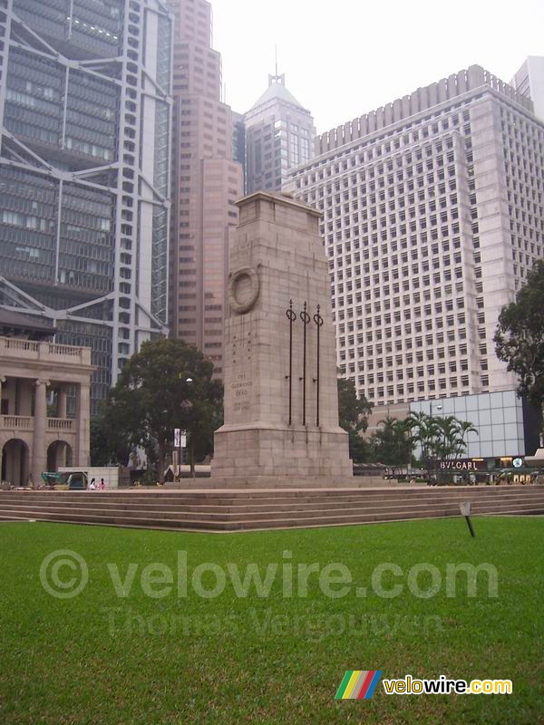 Statue Square met een standbeeld ter nagedachtenis aan WO II