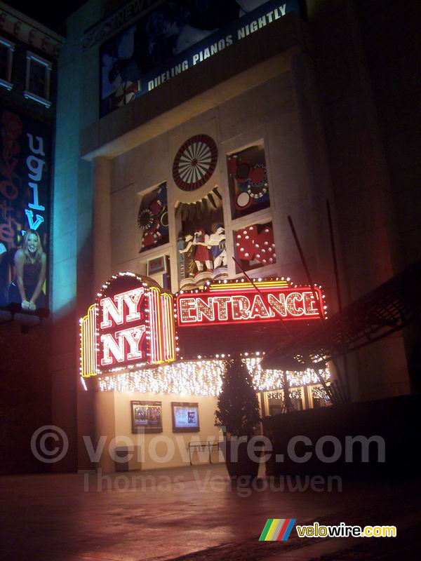 Une des entrées de l'hôtel New York New York