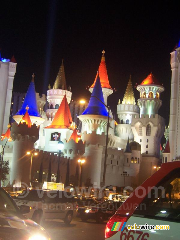 Het Excalibur Hotel (by night)