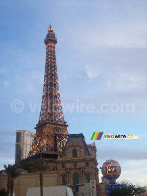 Paris with the Eiffel Tower (279x)