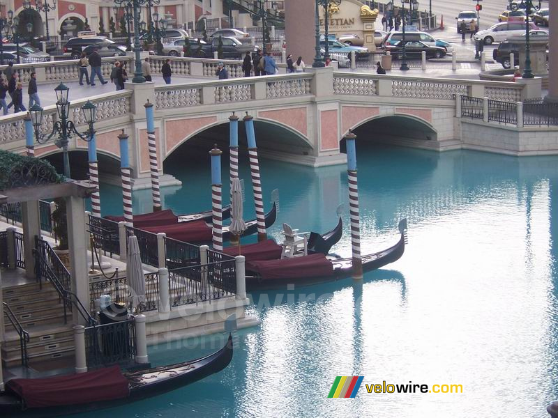 Une place vénitienne devant l'hôtel Venetian (2)