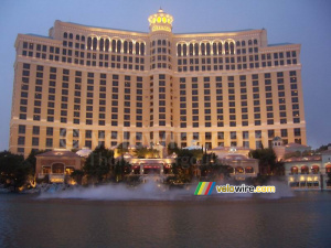 Bellagio Hotel just before the fountain show (511x)