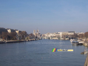 Vue sur la Seine et le Notre Dame (480x)