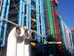 Le derrière du Centre Pompidou (505x)
