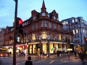 A typical building on Oxford Street (291x)