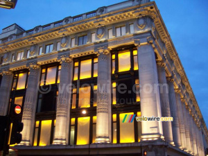 Selfridges on Oxford Street (569x)