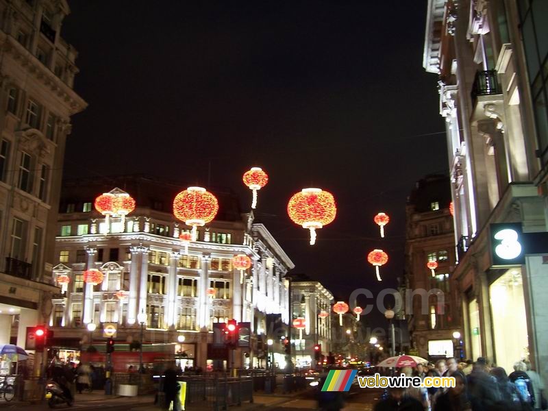 Lampionnen voor het Chinees nieuwjaar bij Oxford Circus (1)