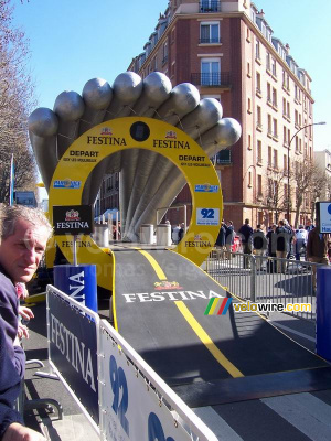 Le départ du prologue de Paris-Nice (336x)