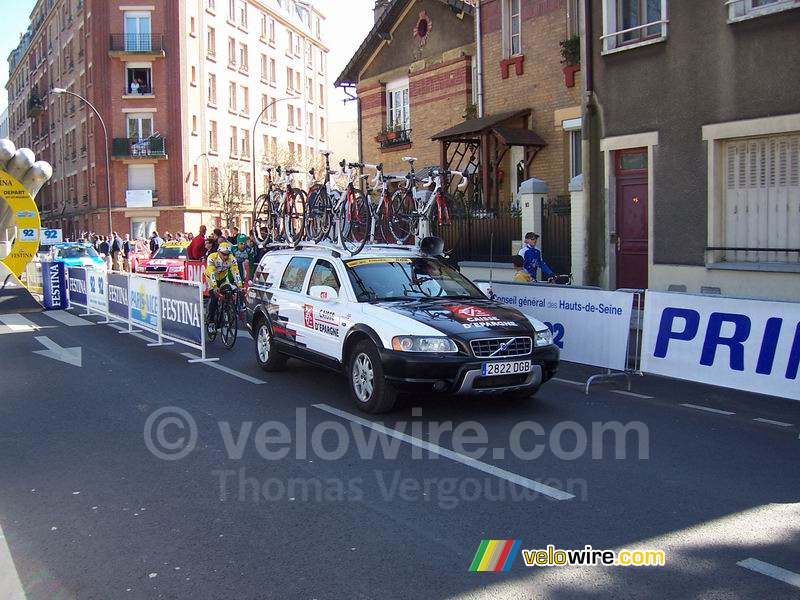 A Caisse d'Epargne car