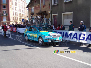 Une voiture d'Astana (635x)