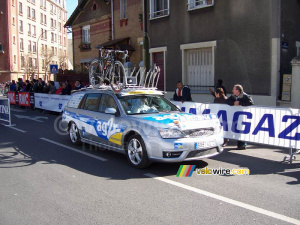 Une voiture AG2R (563x)