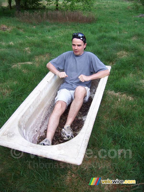 Ricou in an abandoned bathtub