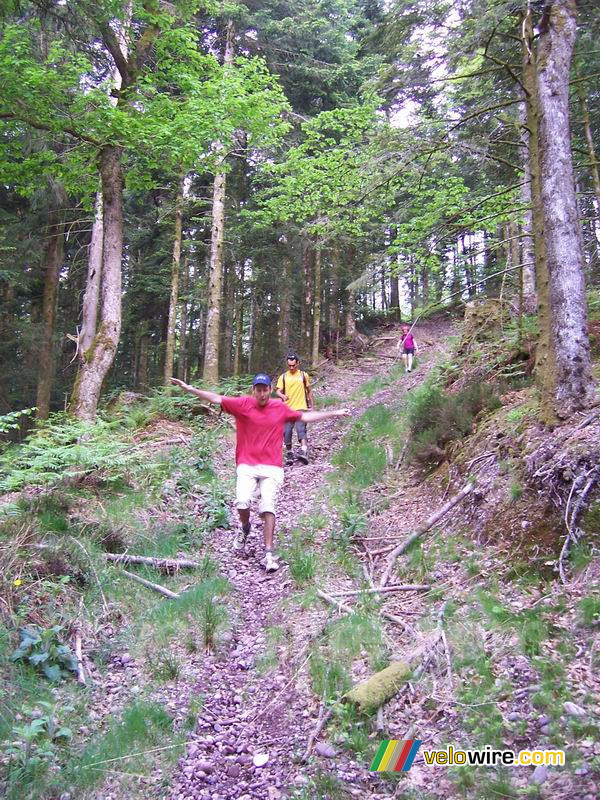 Bernie, Fabian & Anne-Cécile going downhill