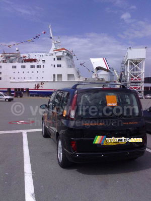 Une des voitures Orange qui attend le bateau de SeaFrance (509x)