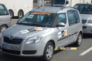 A car of the German ARD/ZDF TV in Calais (637x)