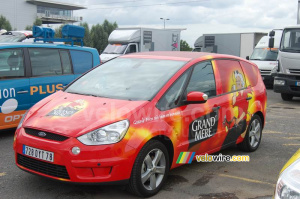 A Grand' Mère car (550x)
