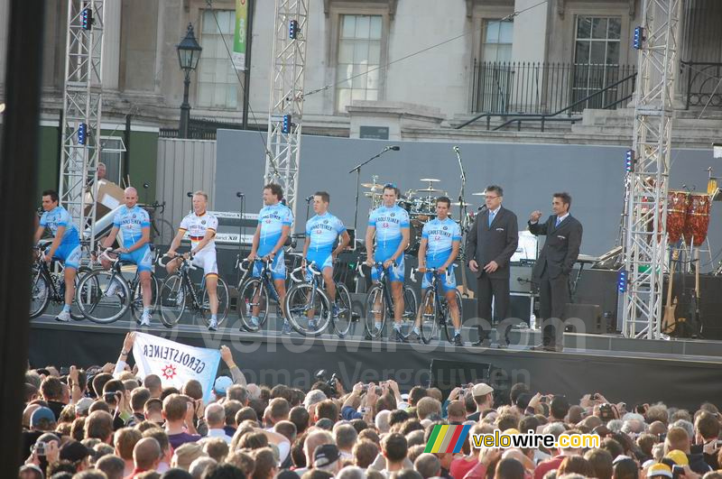 Une partie de l'équipe cycliste Gerolsteiner