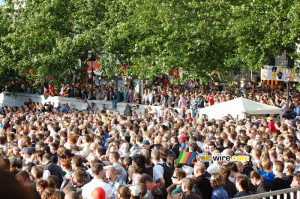 Le public londonien à la présentation des équipes (622x)