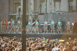 L'équipe cycliste Crédit Agricole (670x)