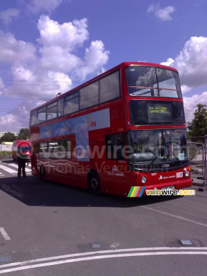 The special Tour de France shuttle bus in London (626x)