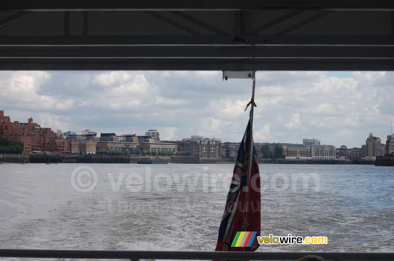 Vue depuis la navette fluviale du Tour de France (2)