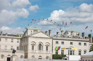 Horse Guards Parade avec le London Eye en arrière-plan (566x)