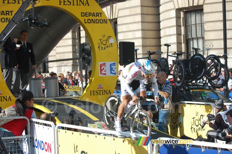 Fabian Cancellara de CSC au départ de son prologue
