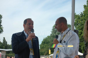 Christian Prudhomme and the Village Départ speaker (537x)