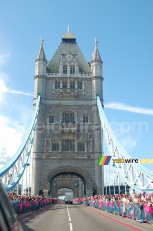 Le Tower Bridge (2) (639x)